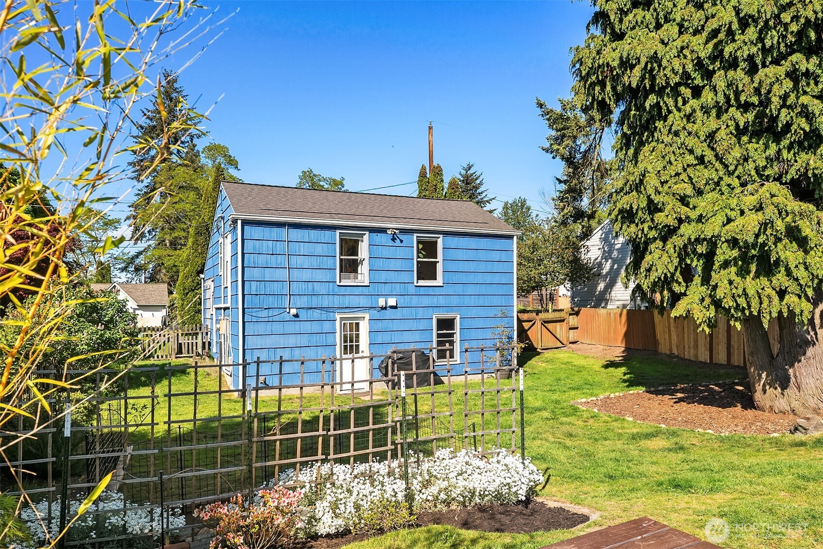 7439 S 116th Place , Seattle, WA 98178