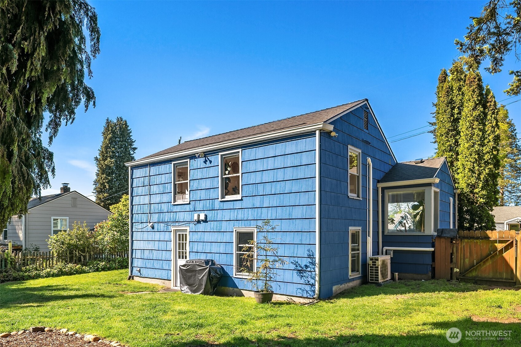 7439 S 116th Place , Seattle, WA 98178