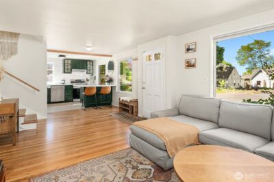 7439 S 116th Place , Seattle, WA 98178 - Photo 2