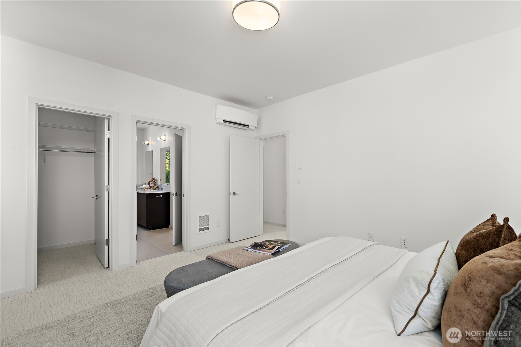 705 18th Avenue S #B, Seattle, WA 98144