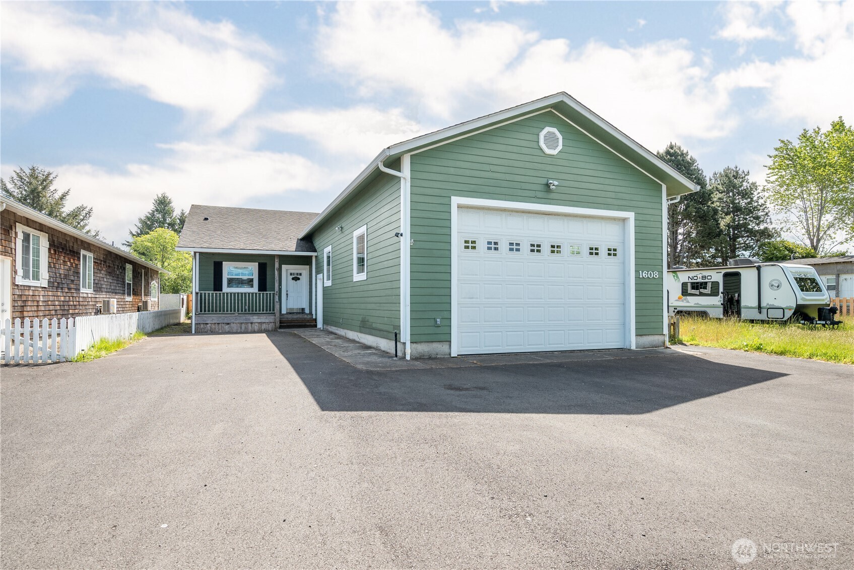 1608 N Washington Avenue , Long Beach, WA 98631