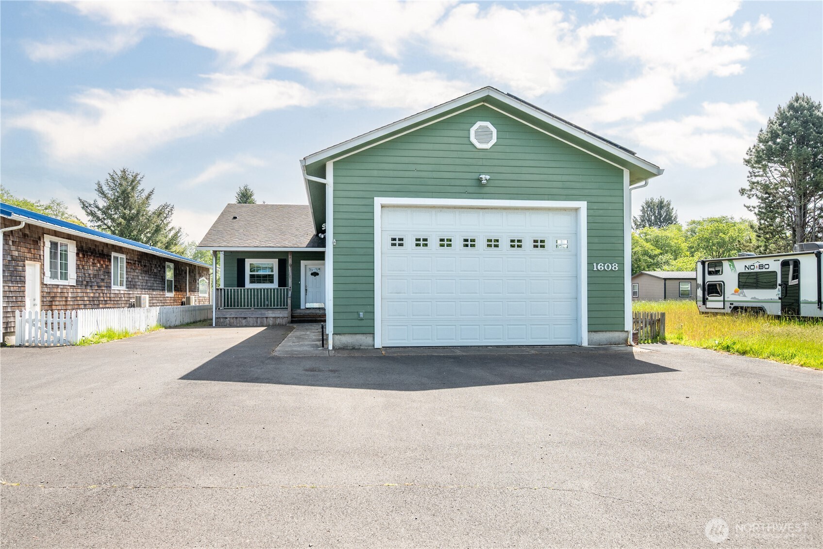 1608 N Washington Avenue , Long Beach, WA 98631