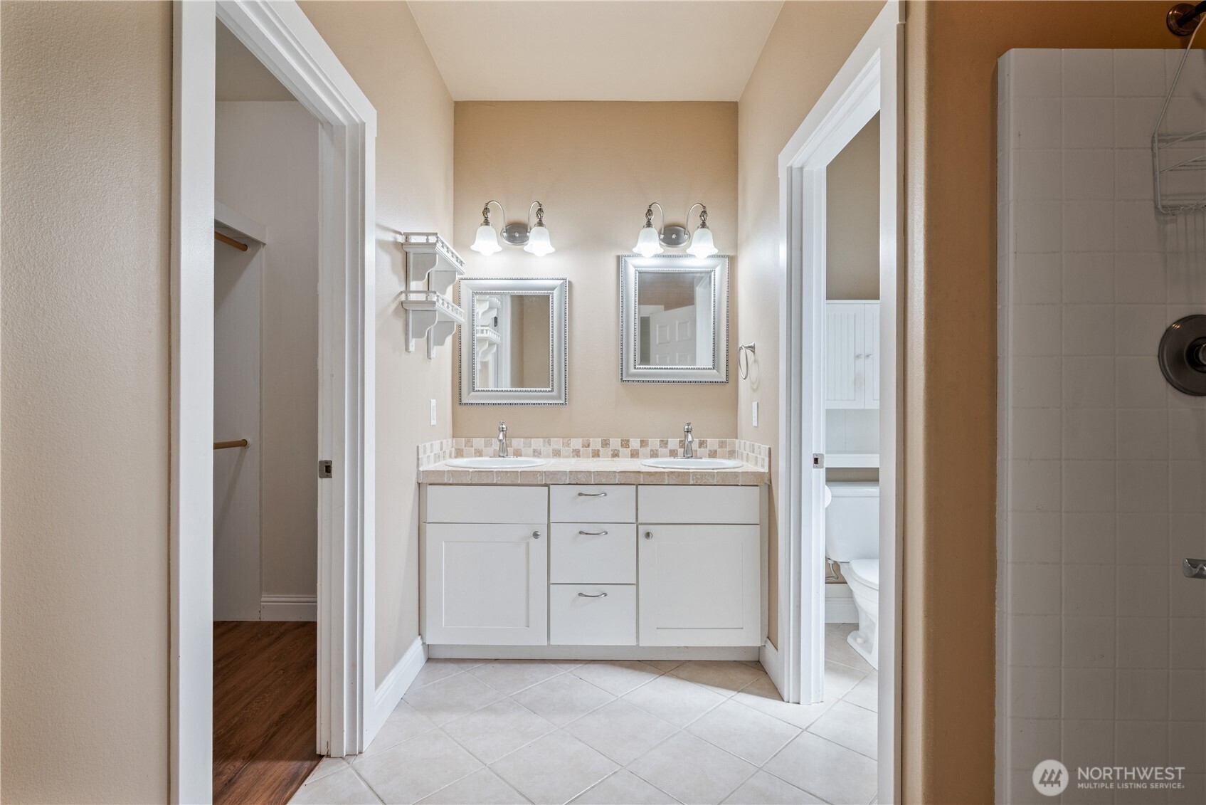 1608 N Washington Avenue , Long Beach, WA 98631