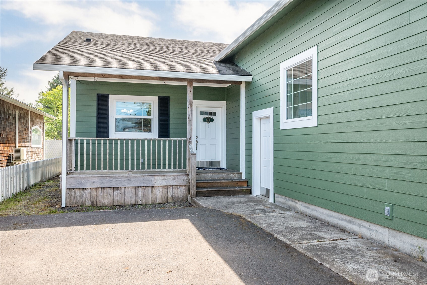 1608 N Washington Avenue , Long Beach, WA 98631