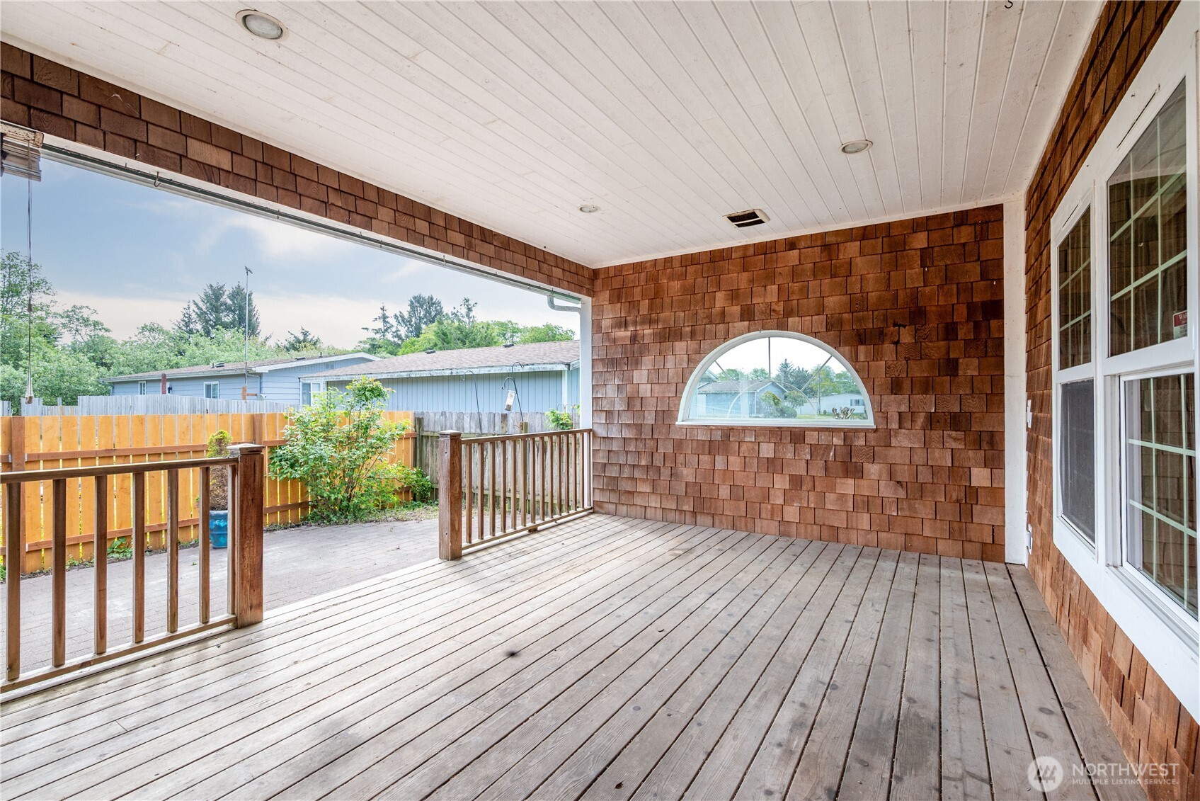 1608 N Washington Avenue , Long Beach, WA 98631
