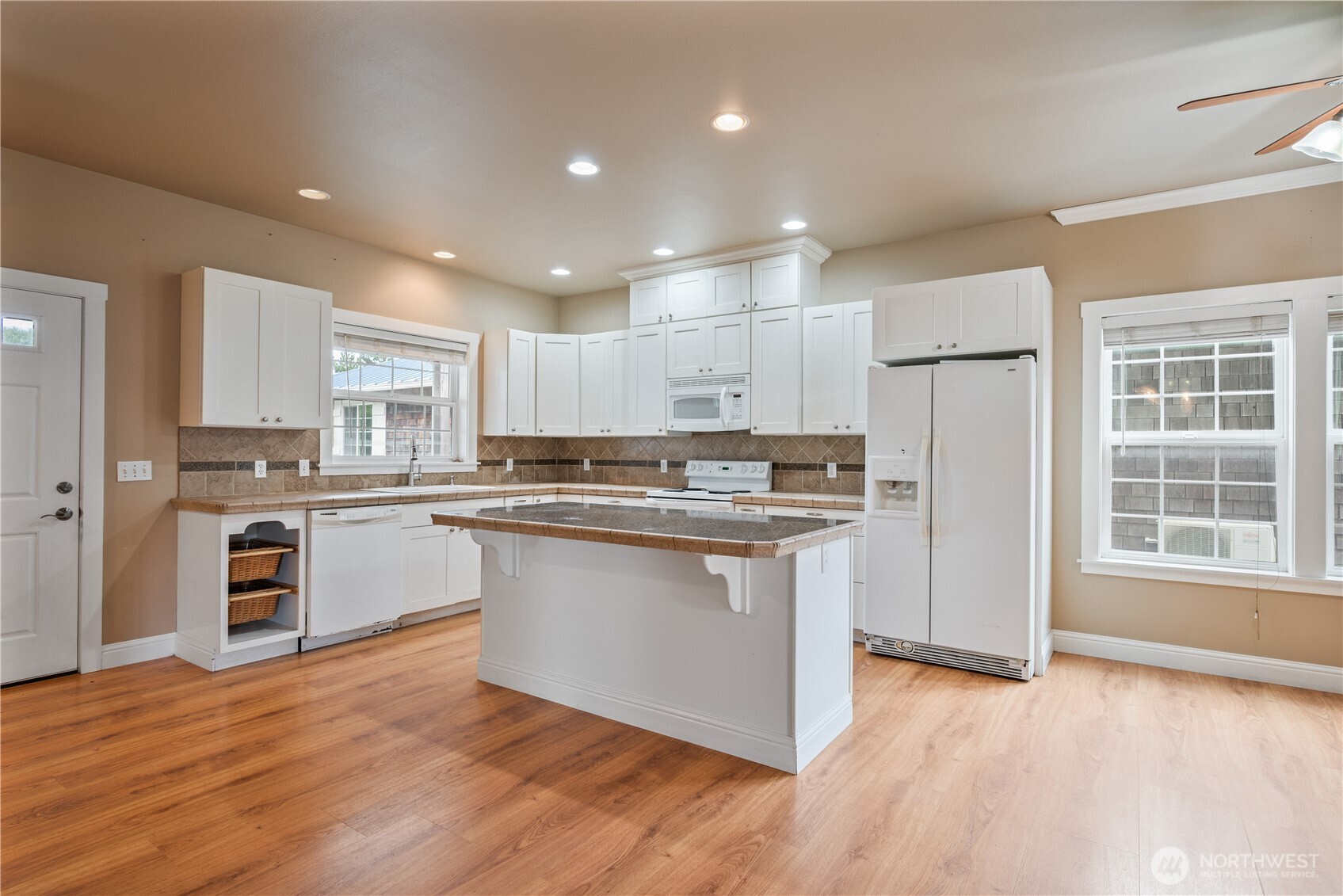 1608 N Washington Avenue , Long Beach, WA 98631