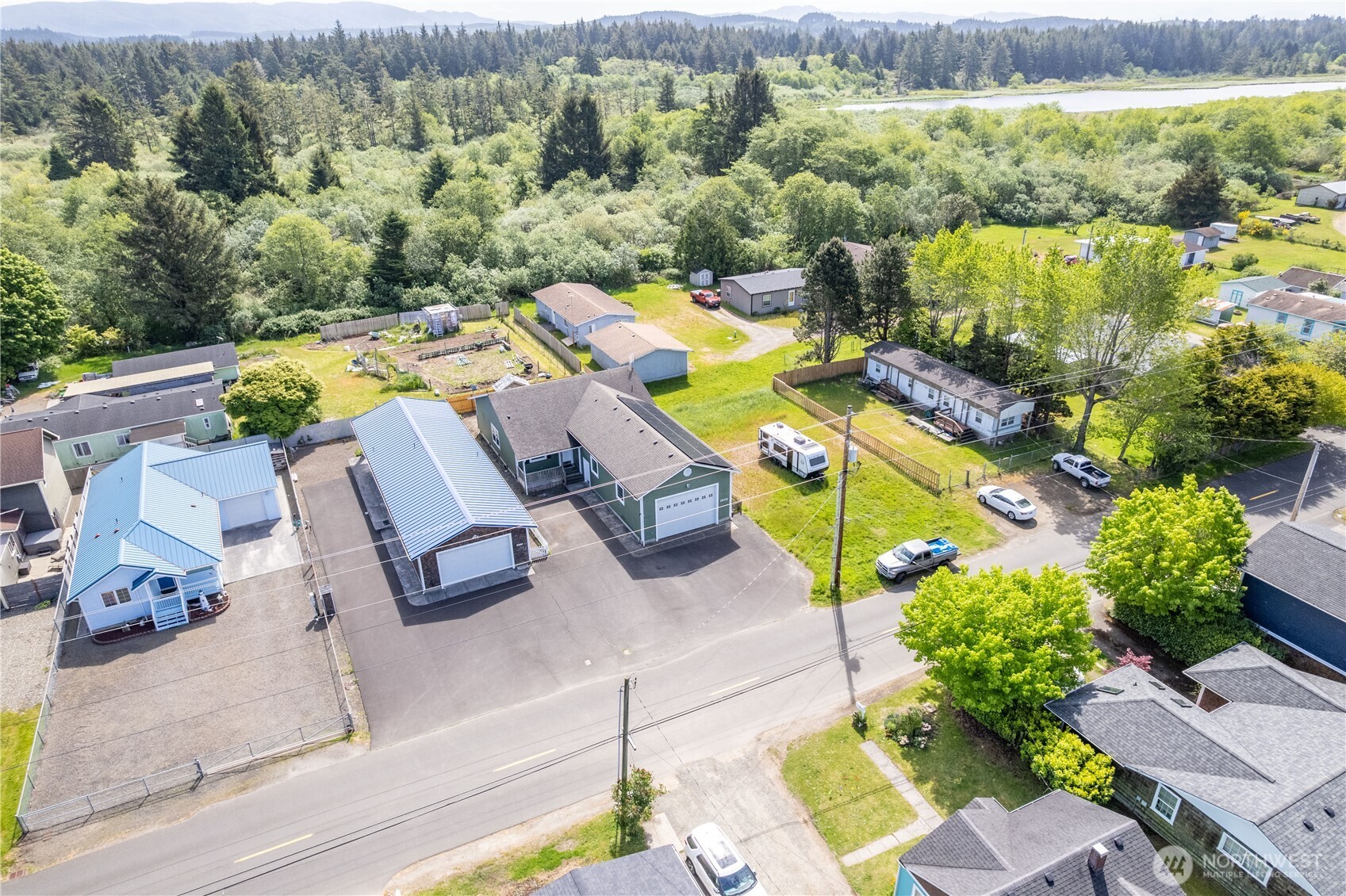 1608 N Washington Avenue , Long Beach, WA 98631