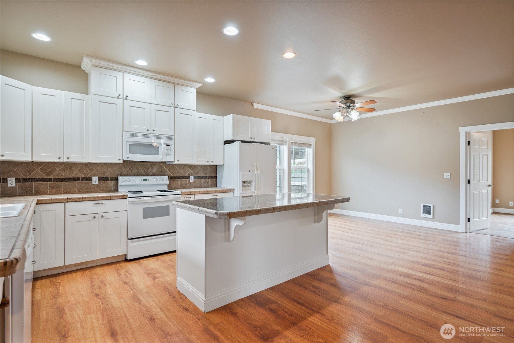 1608 N Washington Avenue , Long Beach, WA 98631