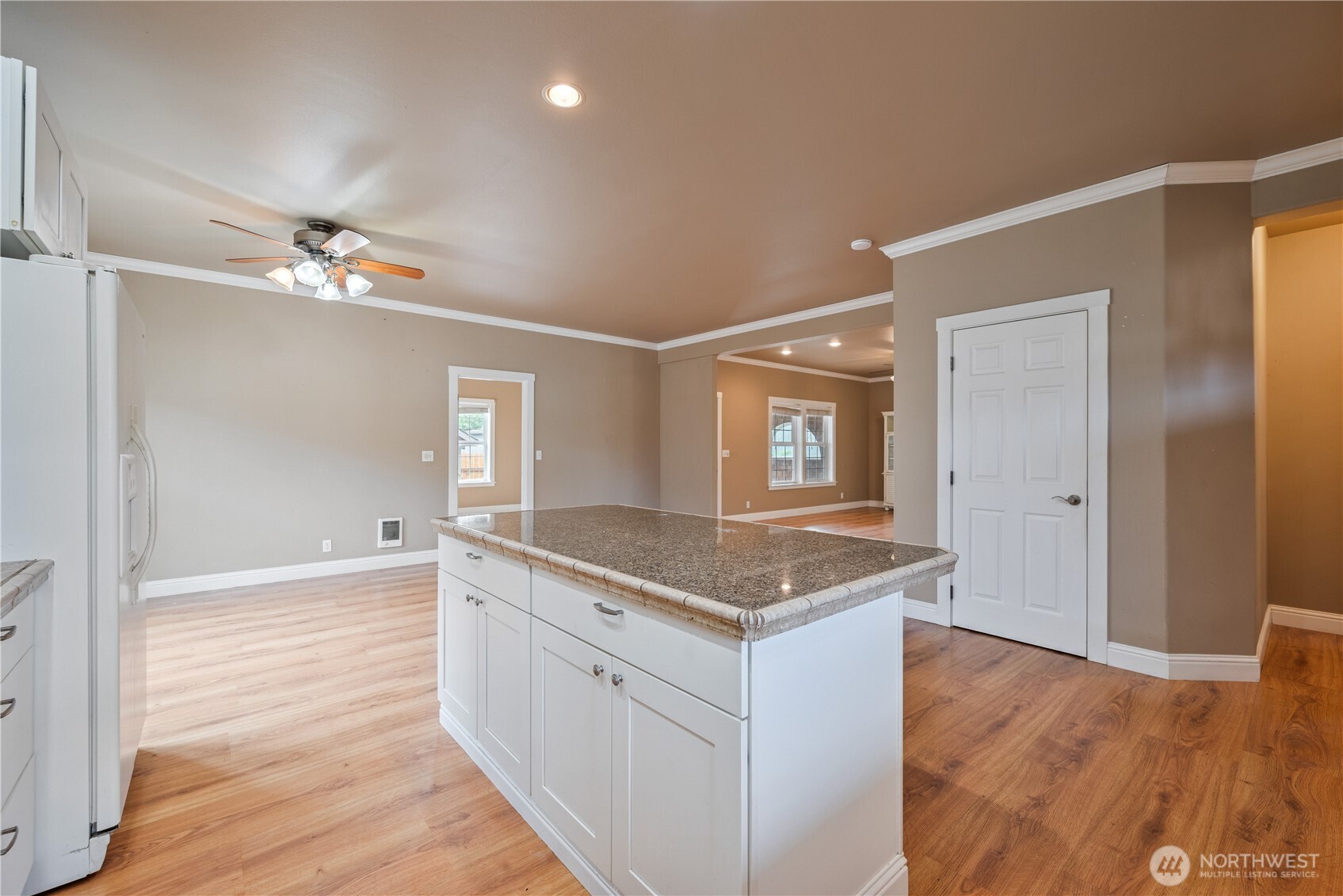 1608 N Washington Avenue , Long Beach, WA 98631
