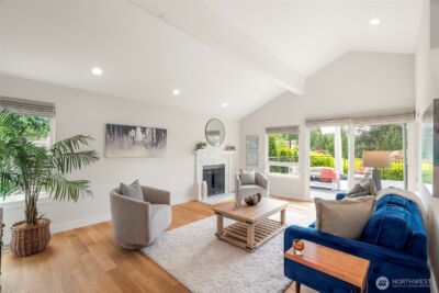 9226 25th Avenue NW, Seattle, WA 98117 - Photo 2