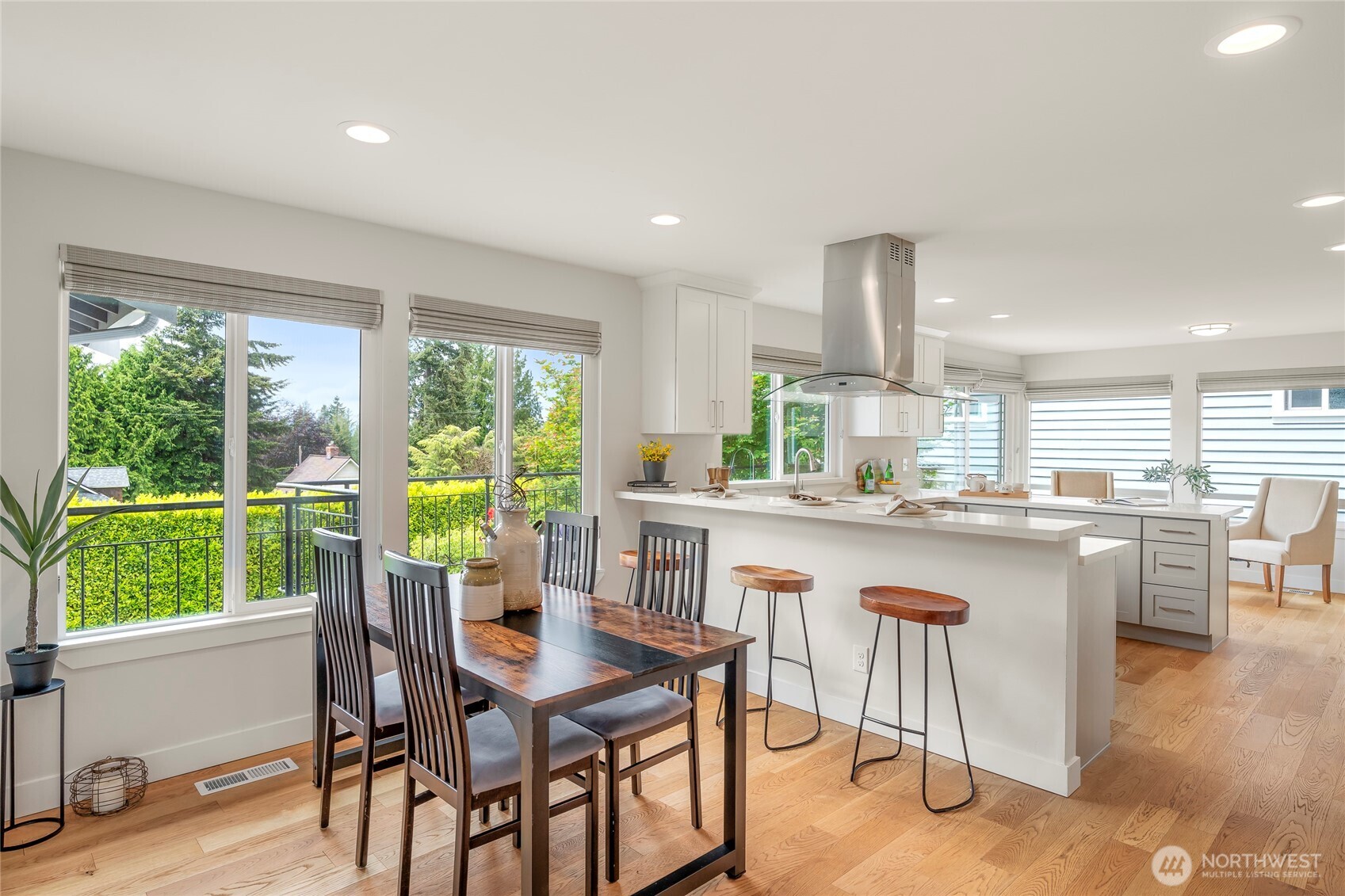 9226 25th Avenue NW, Seattle, WA 98117