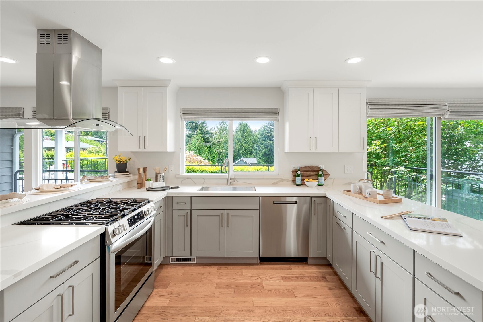 9226 25th Avenue NW, Seattle, WA 98117