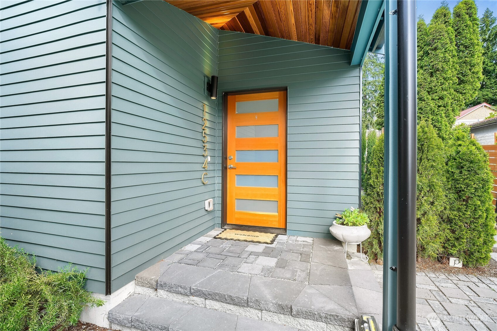 12534 C 5th Avenue NE, Seattle, WA 98125
