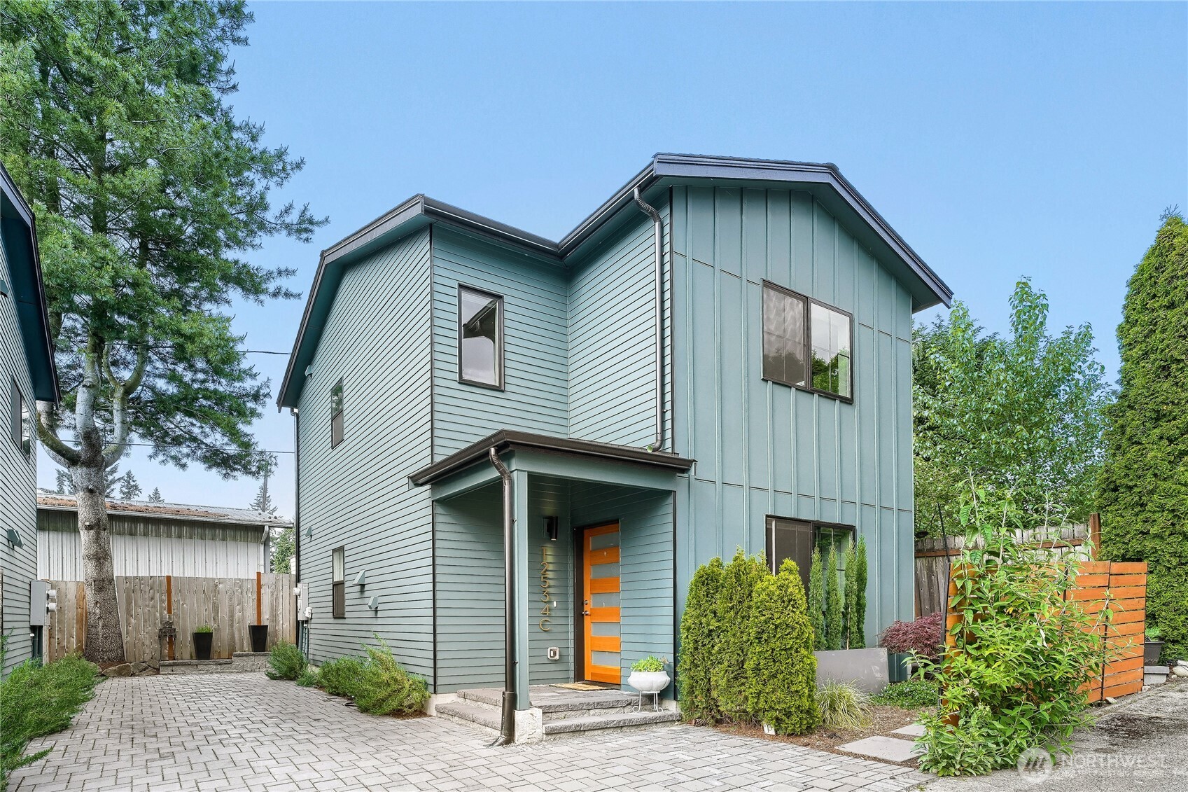 12534 C 5th Avenue NE, Seattle, WA 98125