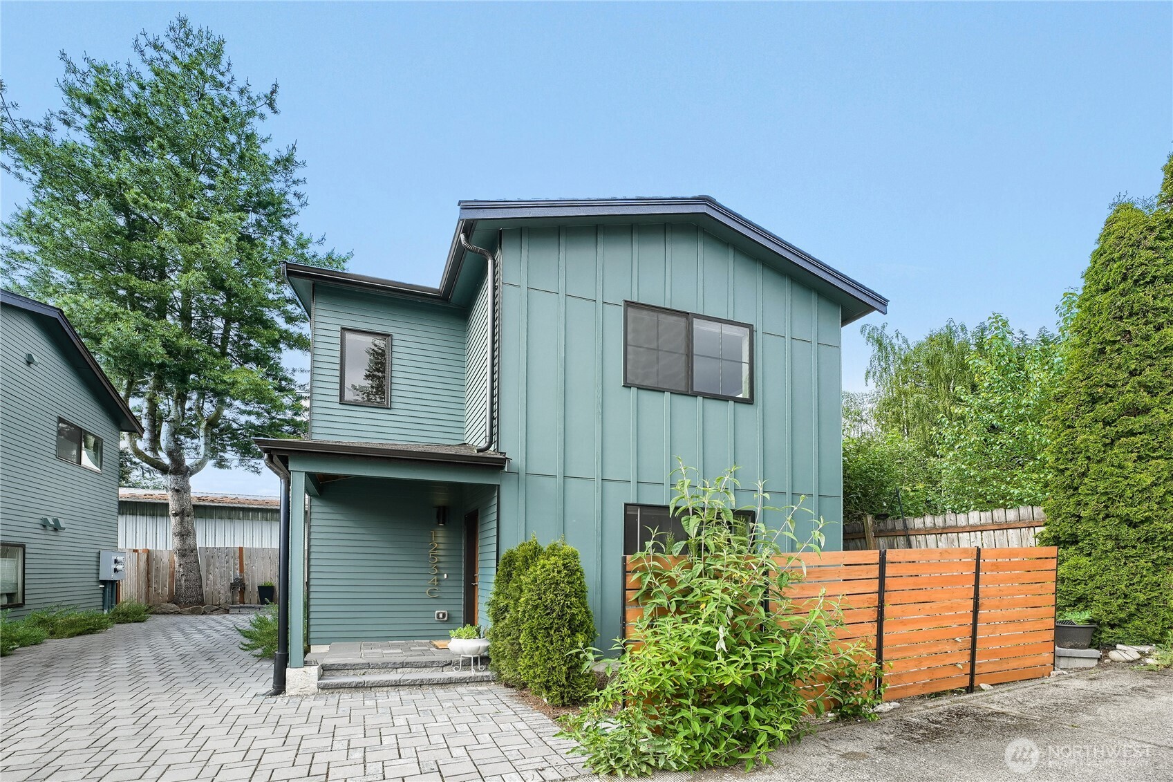 12534 C 5th Avenue NE, Seattle, WA 98125