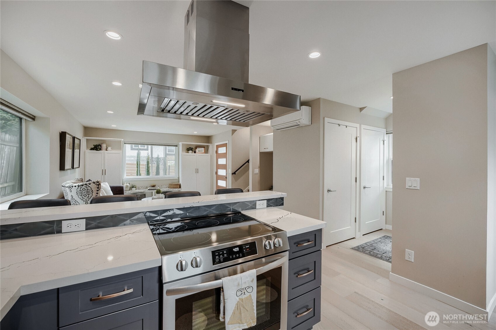 12534 C 5th Avenue NE, Seattle, WA 98125