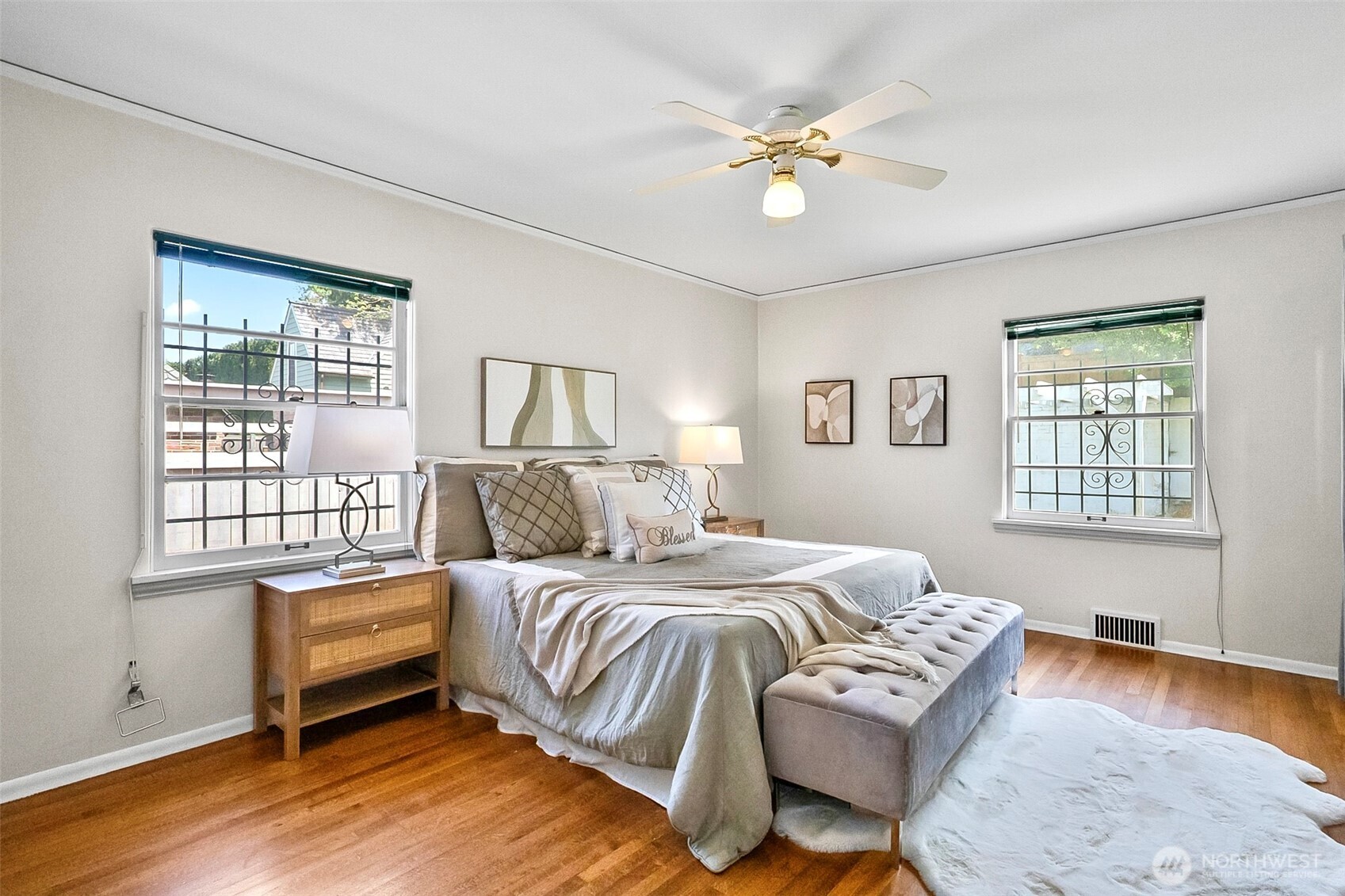 2814 42nd Avenue W, Seattle, WA 98199