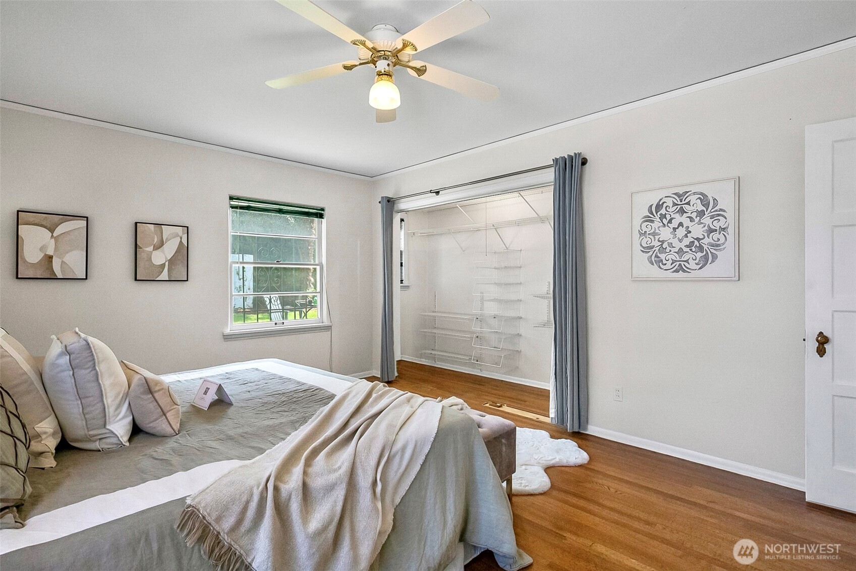 2814 42nd Avenue W, Seattle, WA 98199
