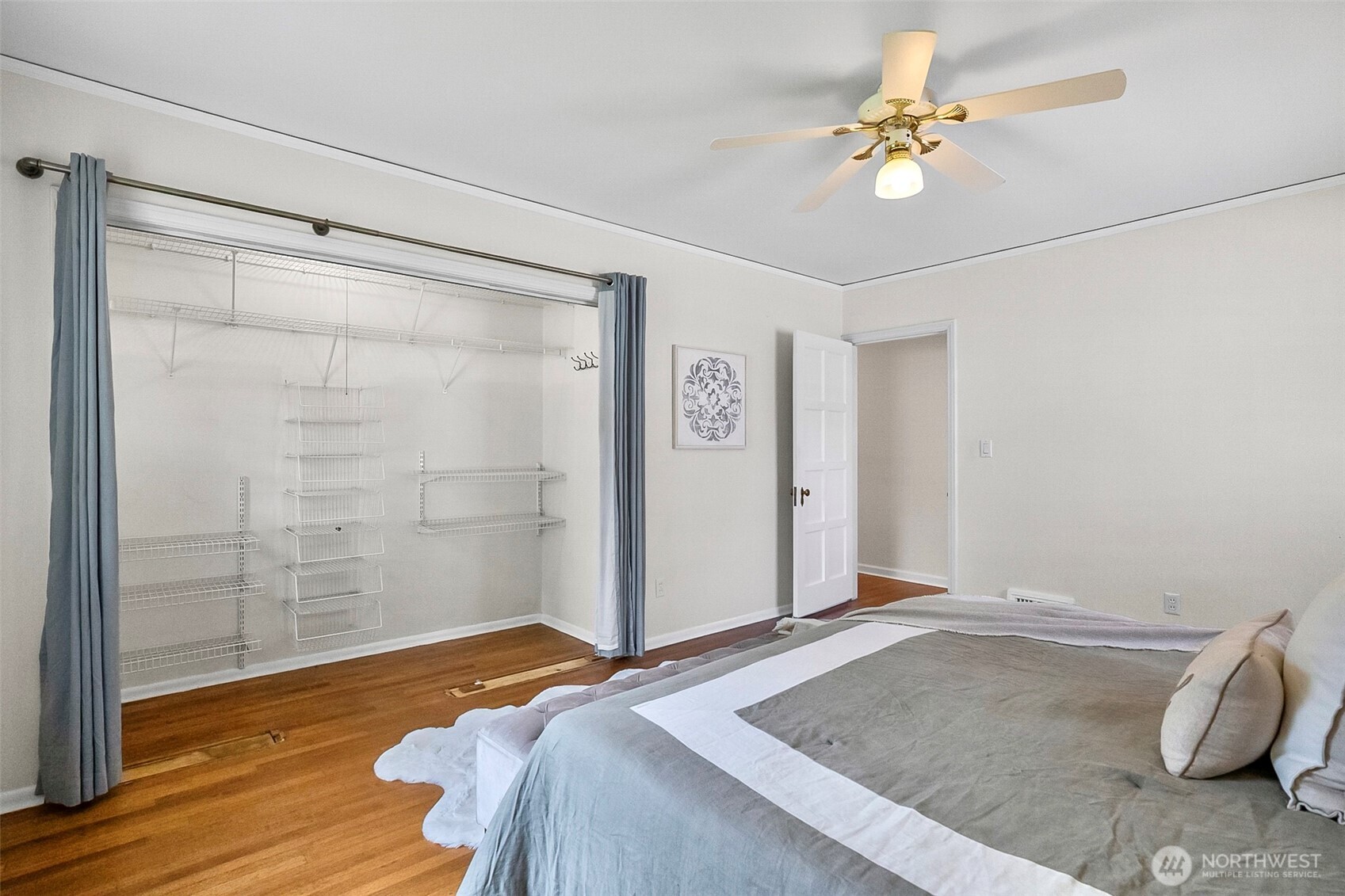 2814 42nd Avenue W, Seattle, WA 98199