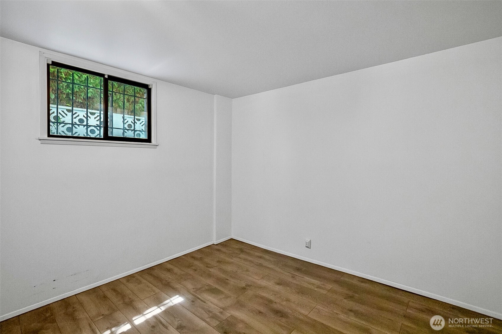 2814 42nd Avenue W, Seattle, WA 98199