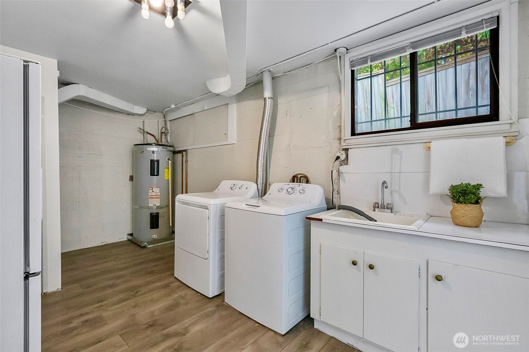 2814 42nd Avenue W, Seattle, WA 98199