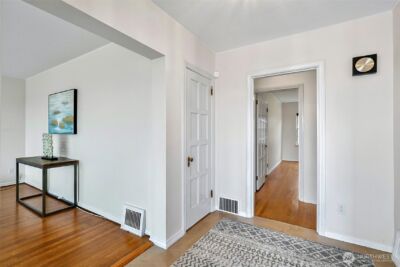 2814 42nd Avenue W, Seattle, WA 98199 - Photo 4