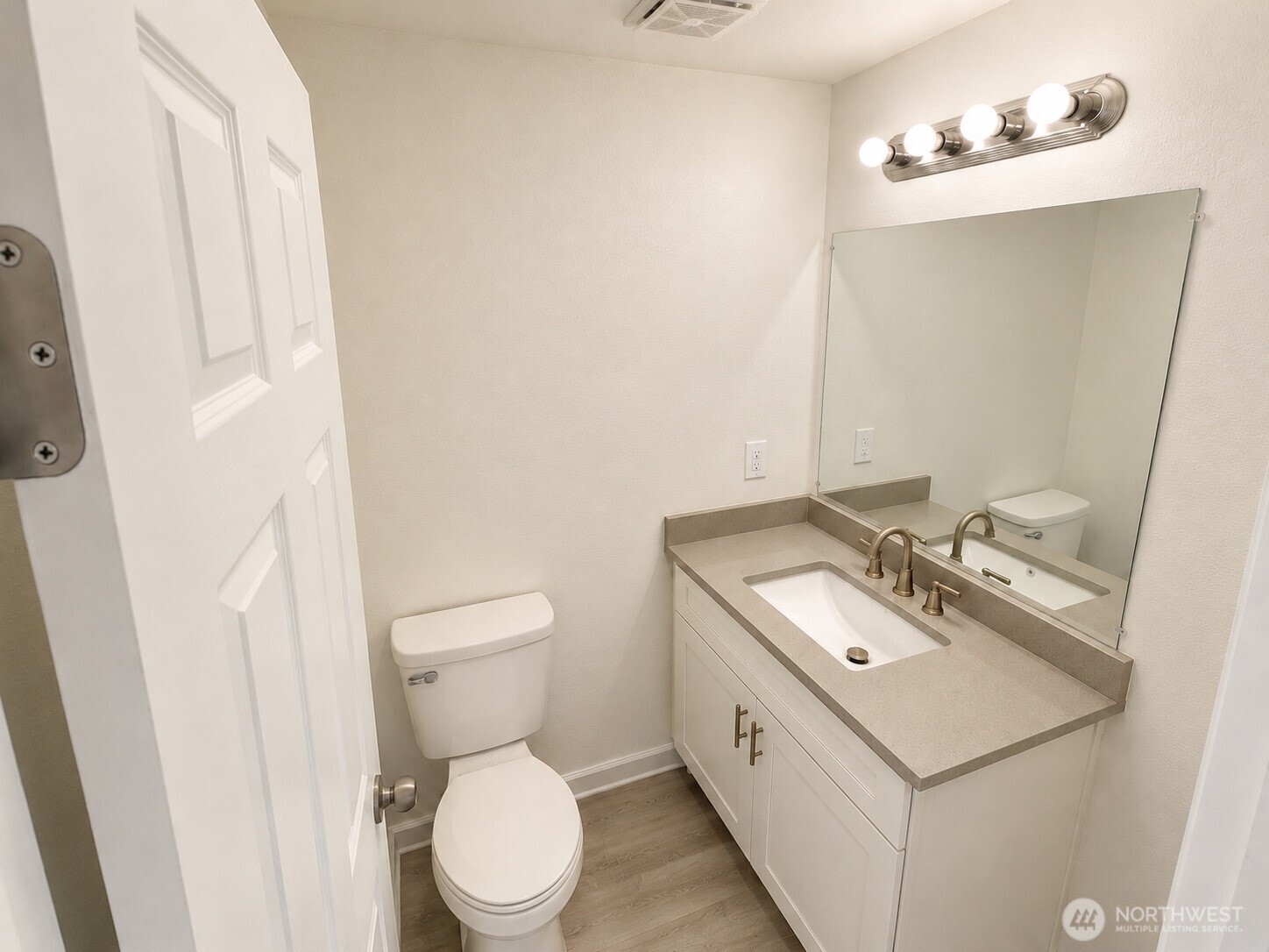 11210 133rd Avenue SE, Rainier, WA 98576