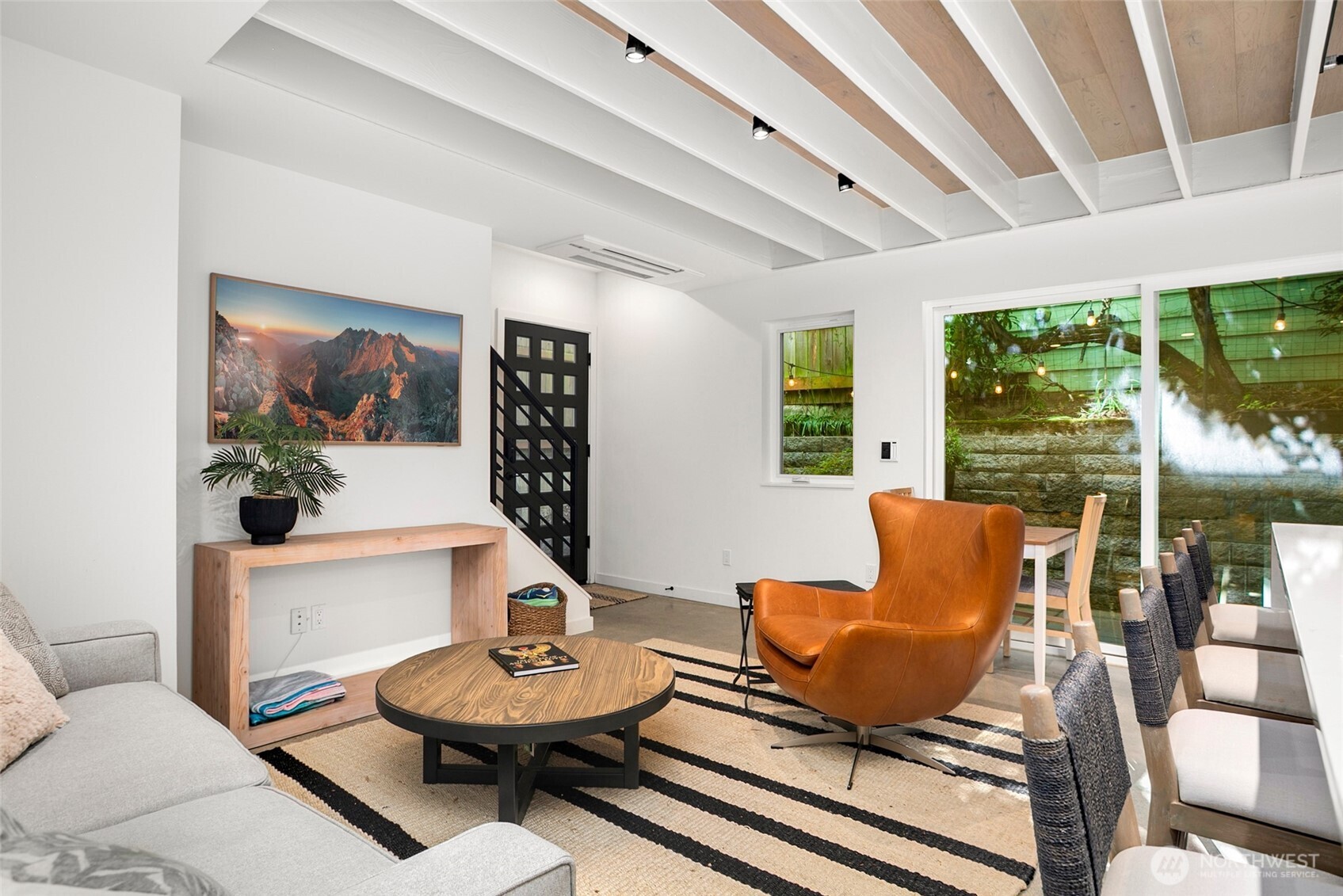 2127 2nd Avenue N, Seattle, WA 98109