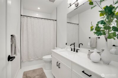 2127 2nd Avenue N, Seattle, WA 98109 - Photo 8