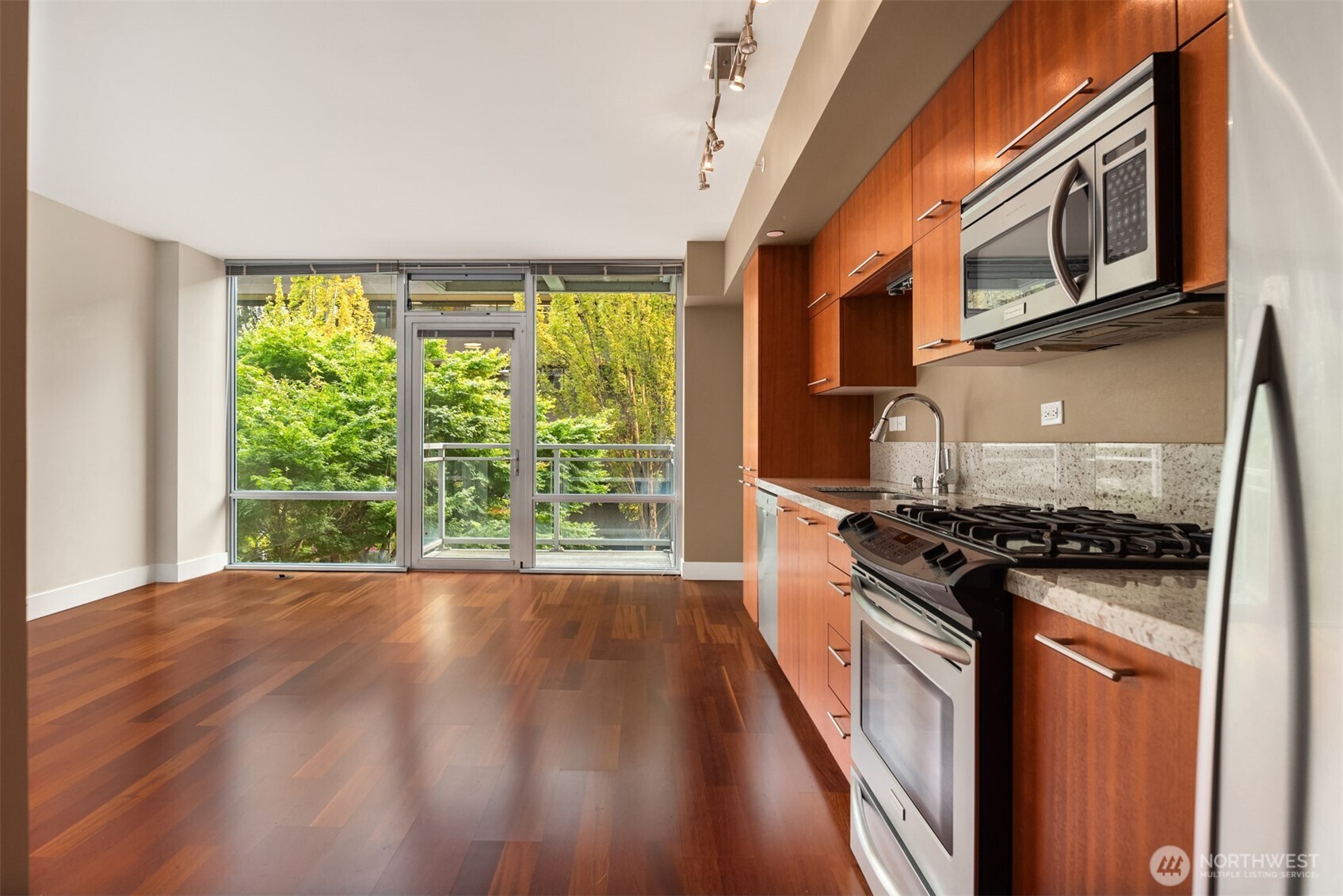 2911 2nd Avenue #310, Seattle, WA 98121