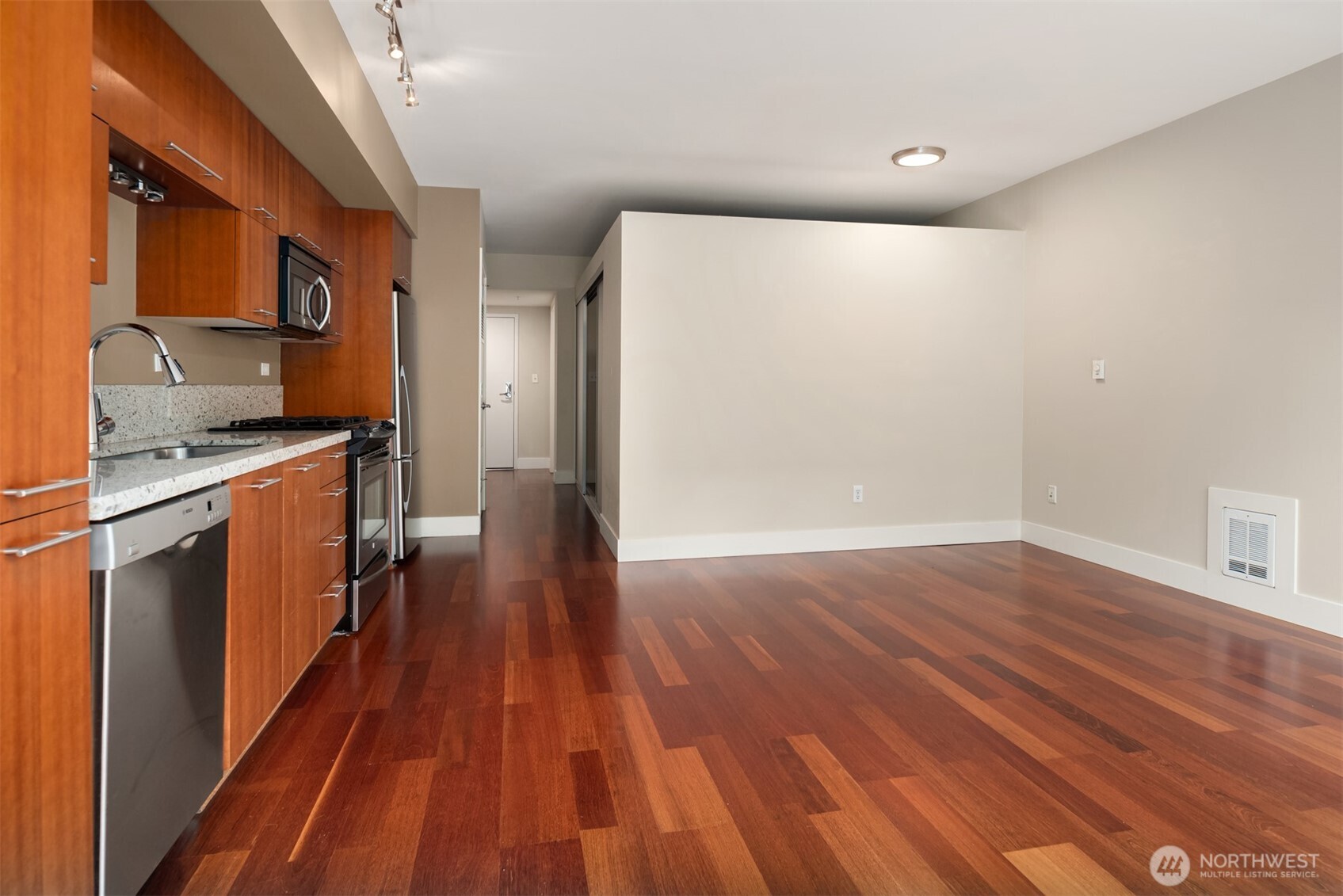 2911 2nd Avenue #310, Seattle, WA 98121