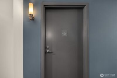 2911 2nd Avenue #310, Seattle, WA 98121 - Photo 2