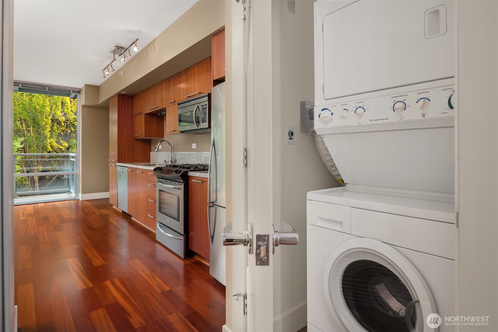 2911 2nd Avenue #310, Seattle, WA 98121