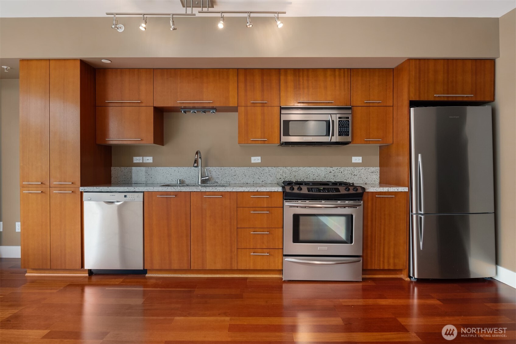 2911 2nd Avenue #310, Seattle, WA 98121