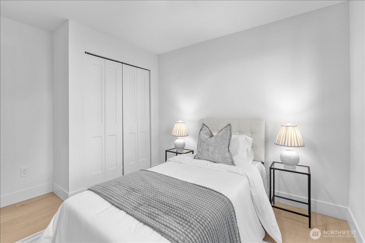 4011 SW Maryland Place , Seattle, WA 98116