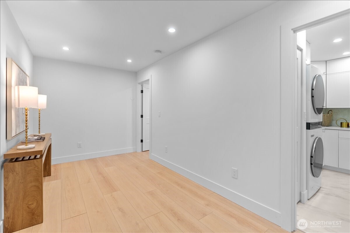 4011 SW Maryland Place , Seattle, WA 98116