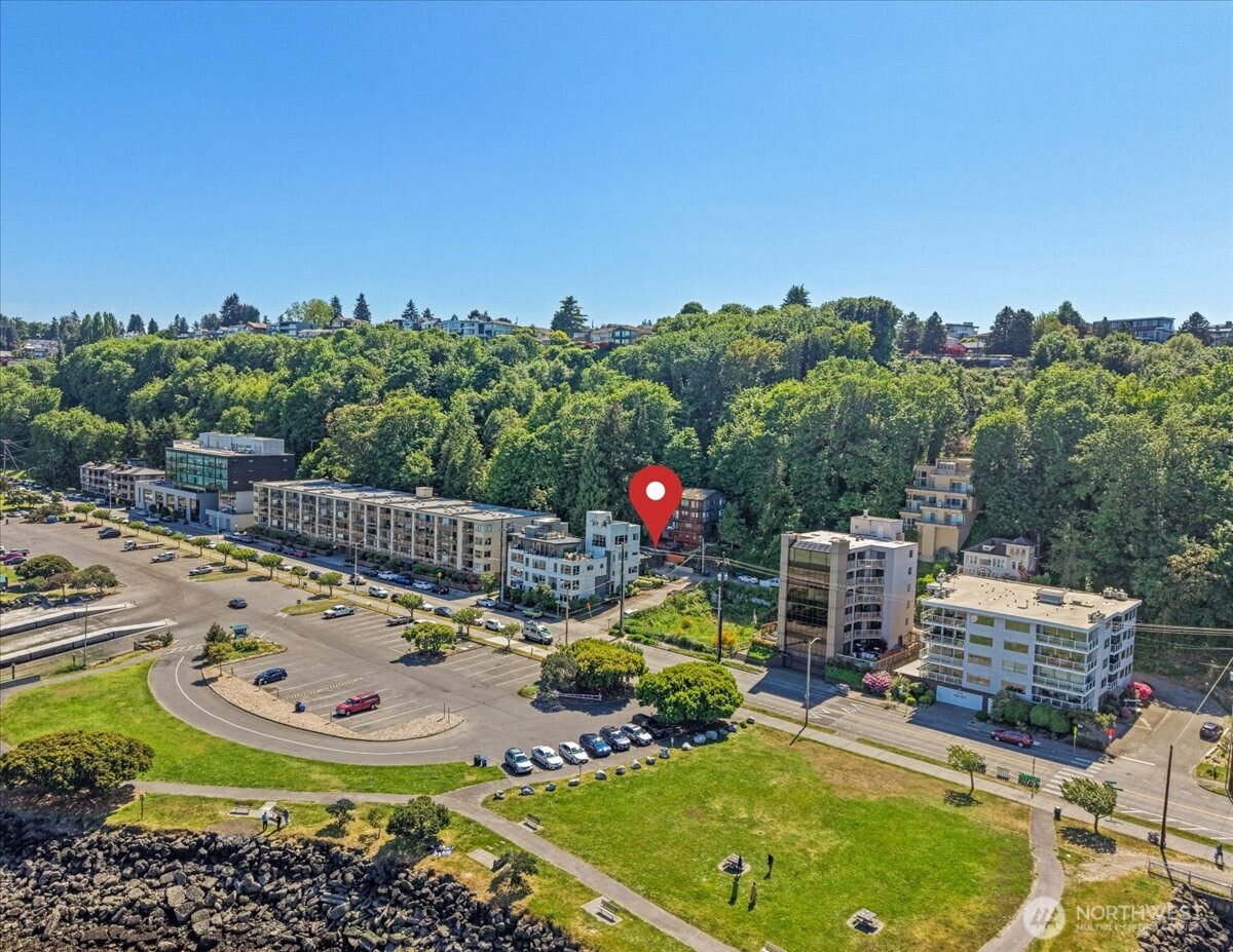 4011 SW Maryland Place , Seattle, WA 98116