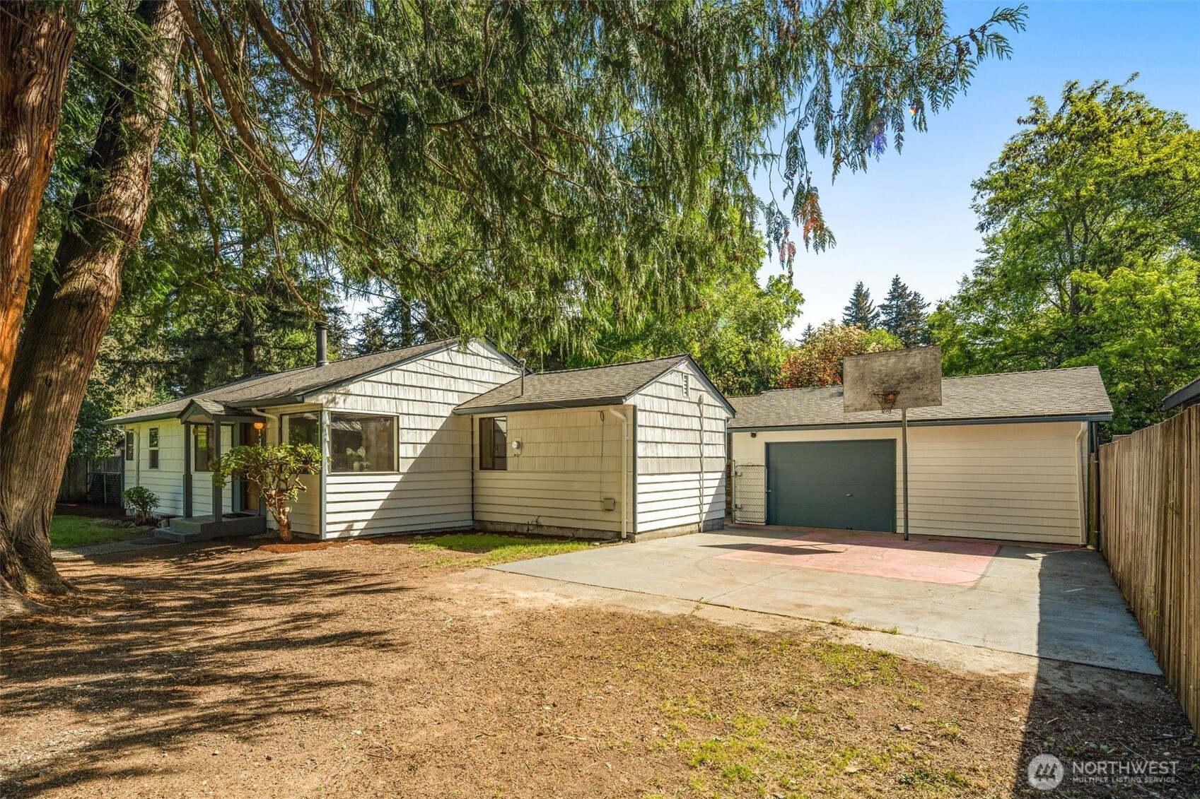 13718 27th Ave NE, Seattle, WA 98125