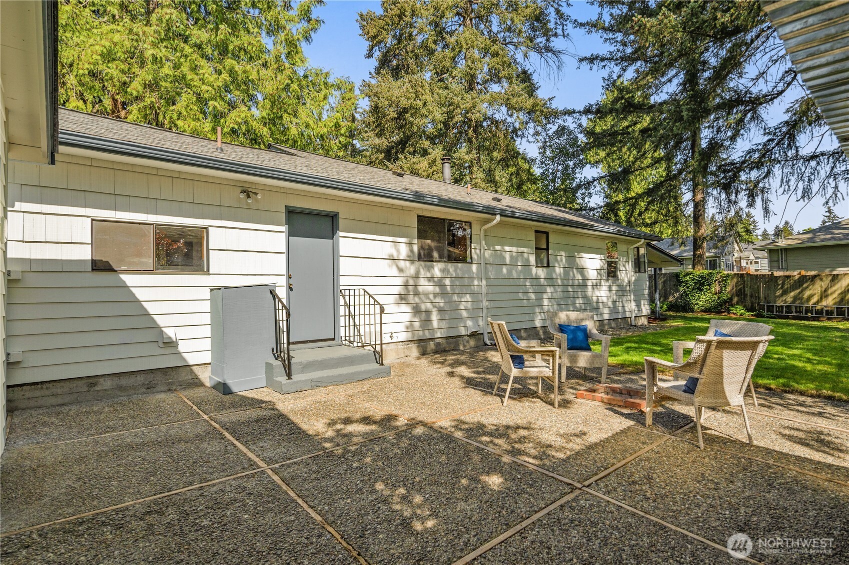 13718 27th Ave NE, Seattle, WA 98125