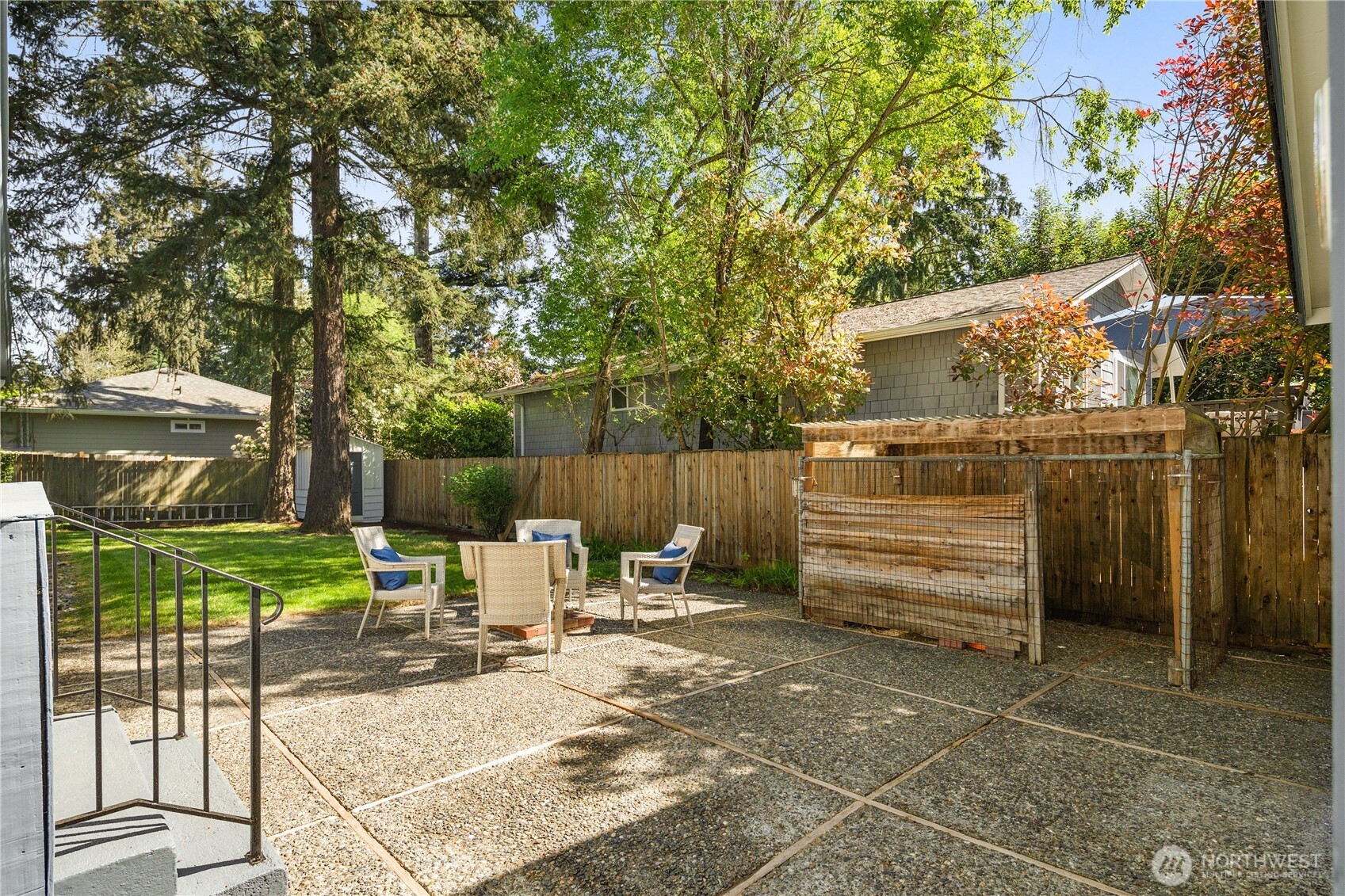 13718 27th Ave NE, Seattle, WA 98125