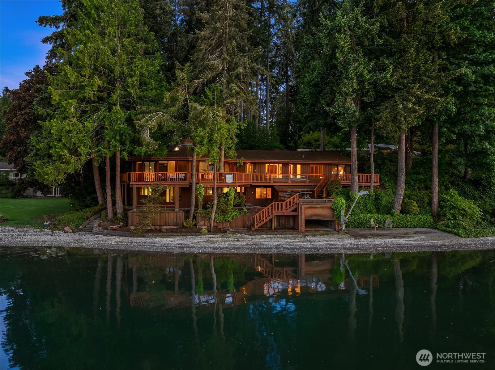 1678 NE Jacobson Road , Poulsbo, WA 98370