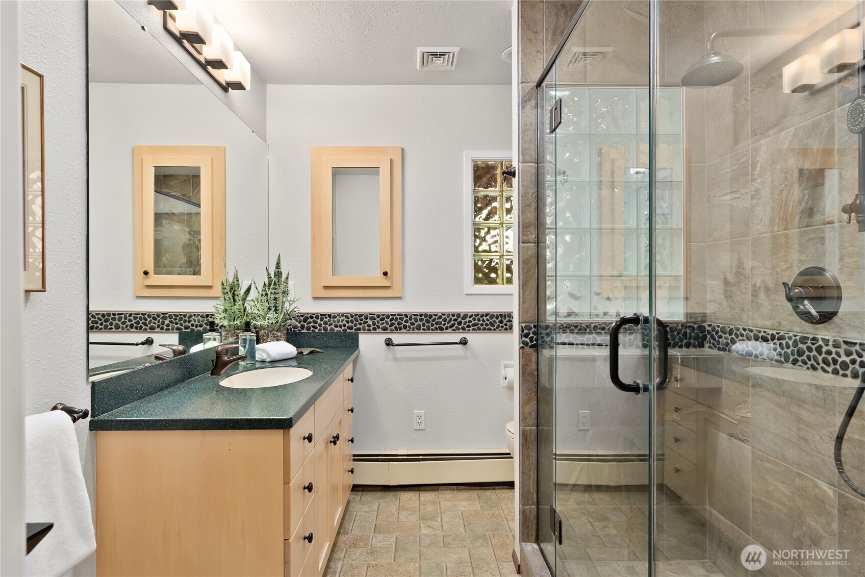 1678 NE Jacobson Road , Poulsbo, WA 98370