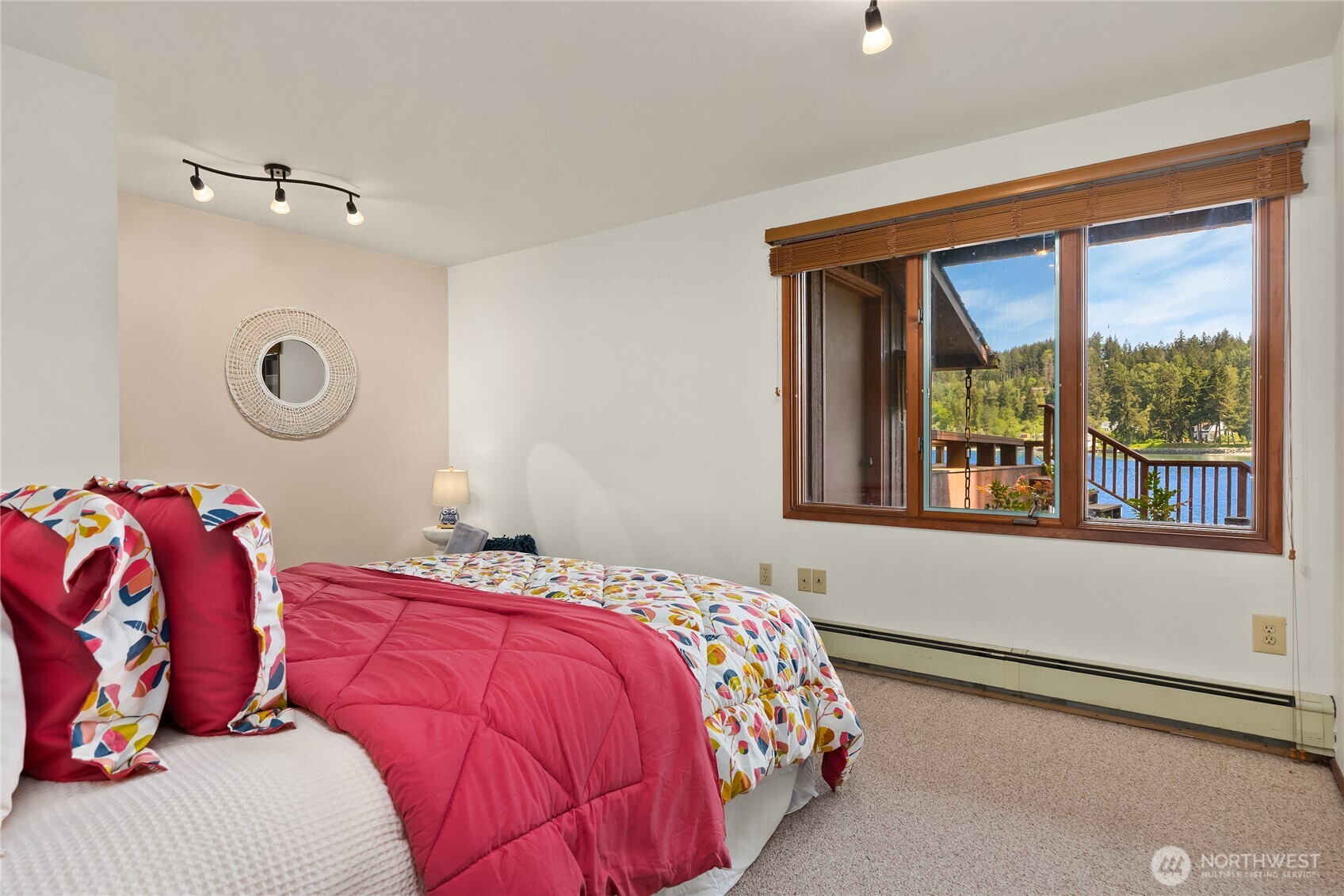 1678 NE Jacobson Road , Poulsbo, WA 98370