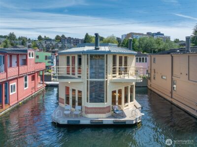 10 E Roanoke Street #8, Seattle, WA 98102 - Photo 2
