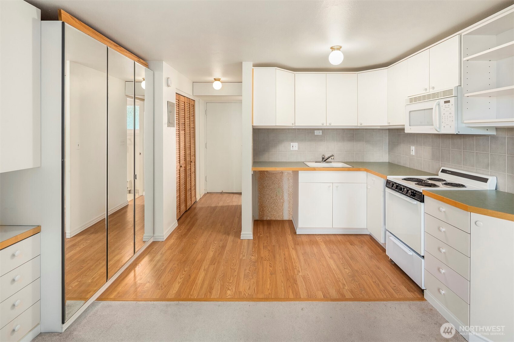 1810 43rd Avenue E #201, Seattle, WA 98112