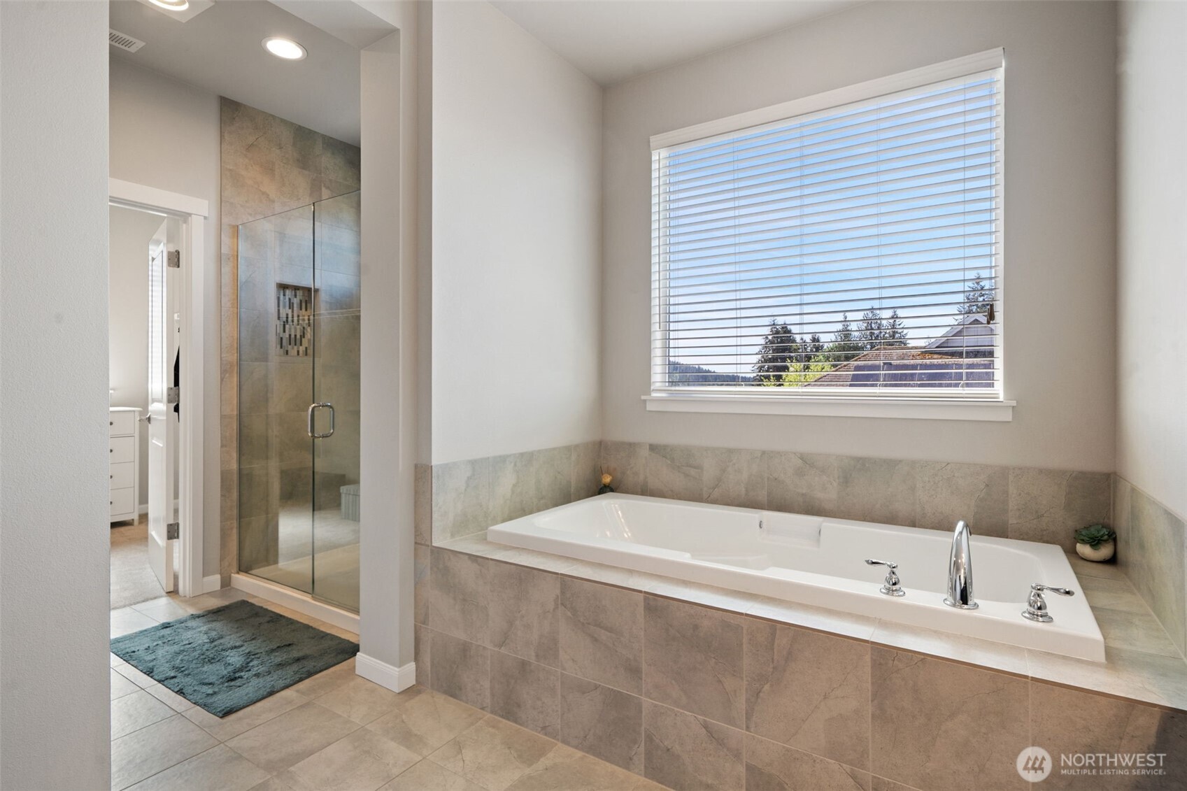 2423 NE Redford Street , Poulsbo, WA 98370