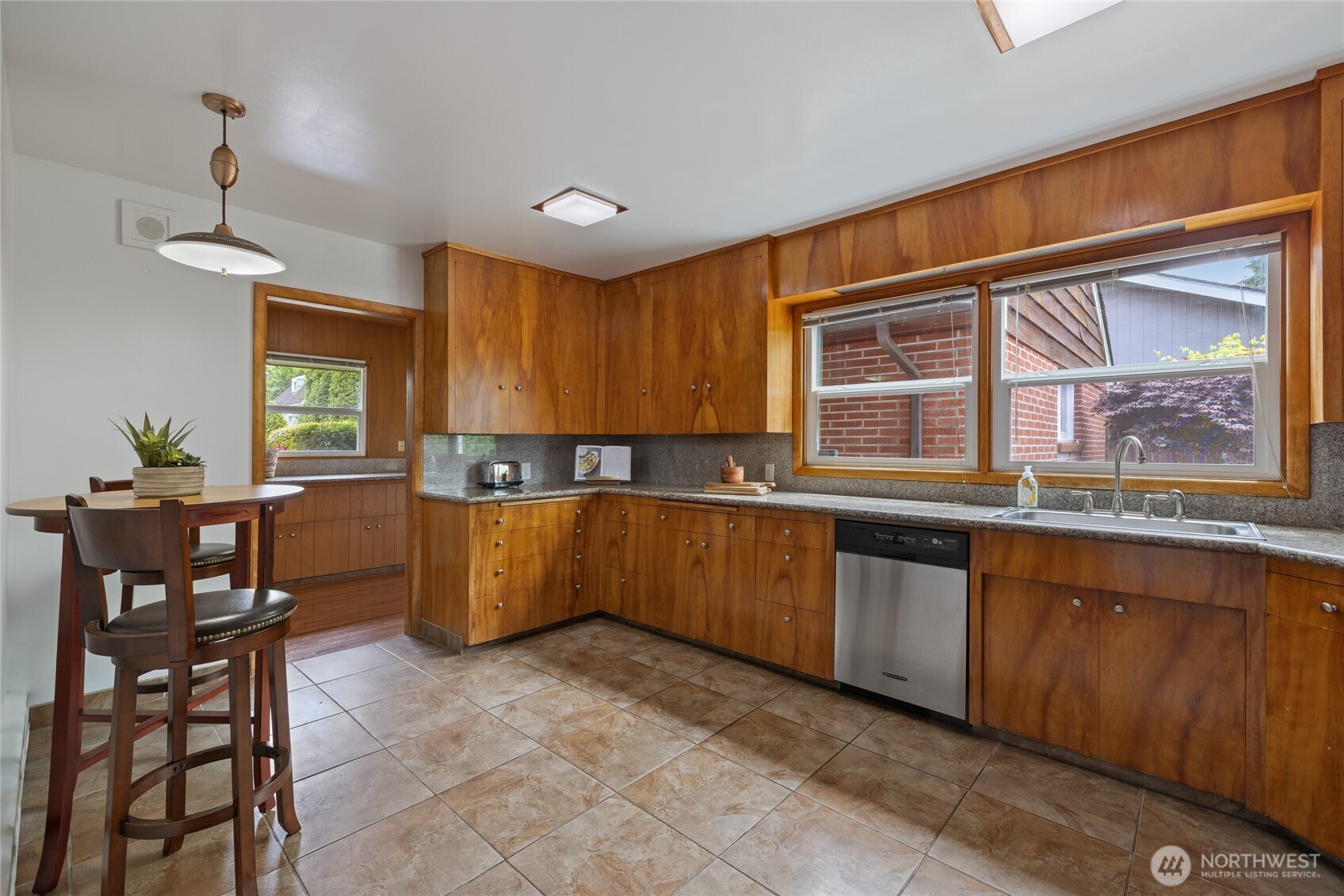 100 W Roanoke Street , Centralia, WA 98531-3430