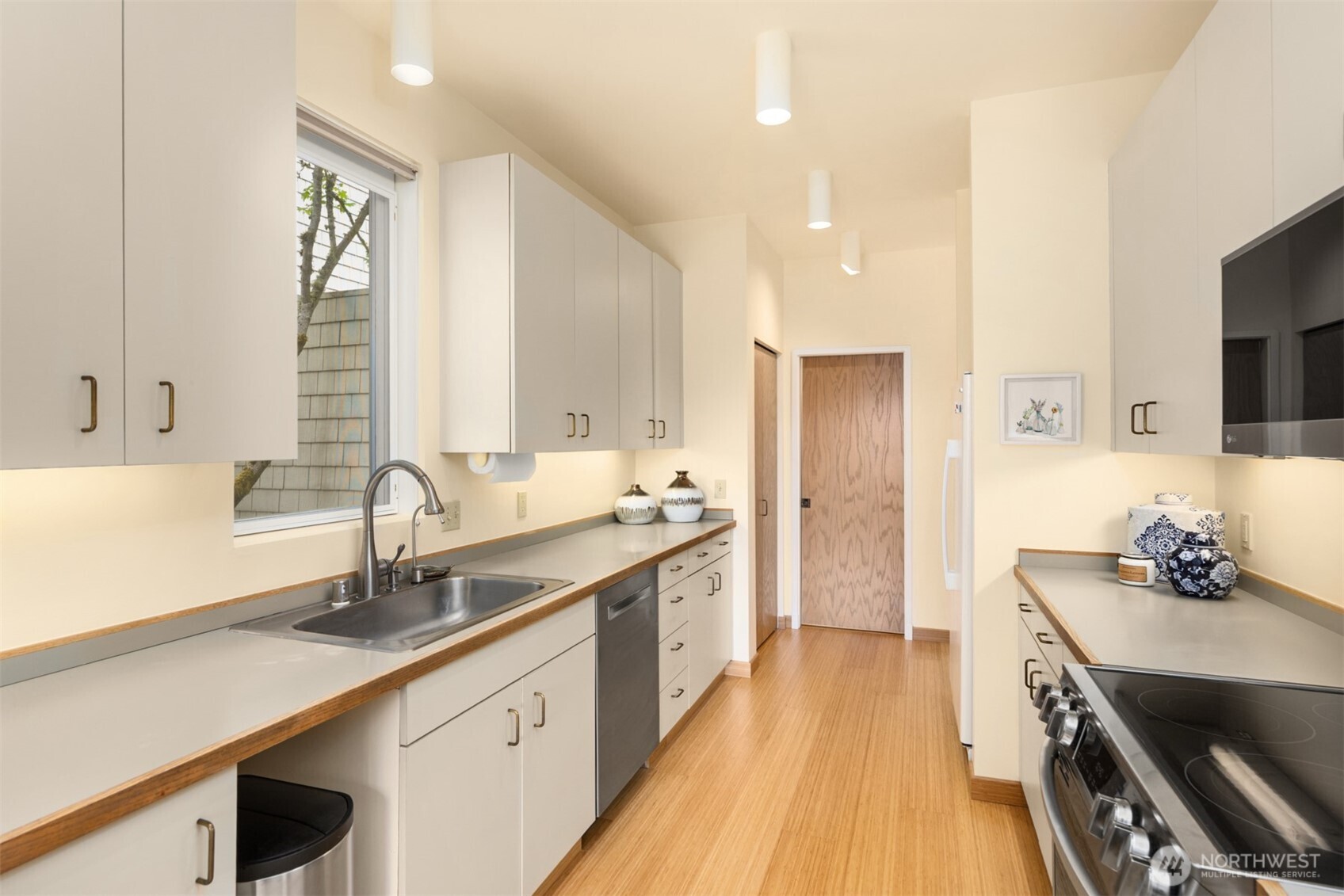 105 Lovell Avenue SW #15-11, Bainbridge Island, WA 98110