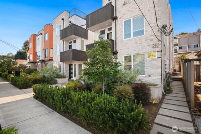 1523 B 17th Avenue S, Seattle, WA 98144 - Photo 2