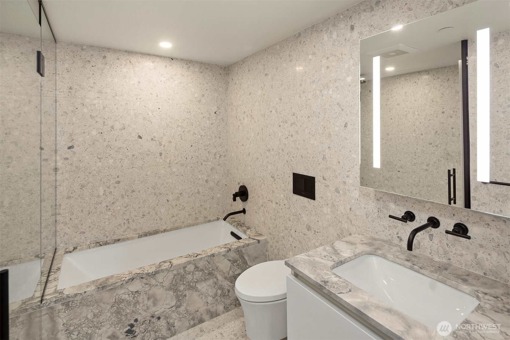 300 Virginia Street #1113, Seattle, WA 98121